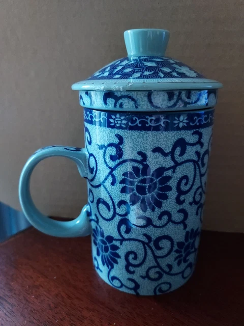 Chinese Blue Porcelain Teacup / Mug with Infuser and Lid