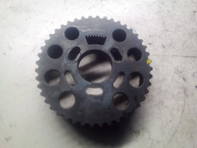 038109111E poulie d arbre à cames pour VOLKSWAGEN GOLF V 2.0 TDI 2003 181560