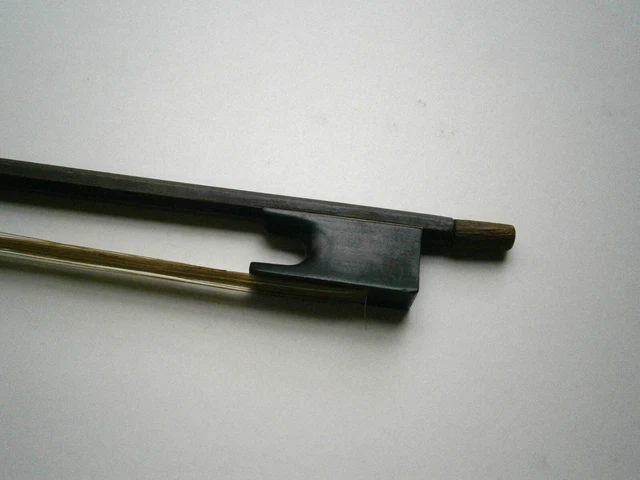 Ancien violon 4/ 4 Allemand, avec archet dans sa valise de transport