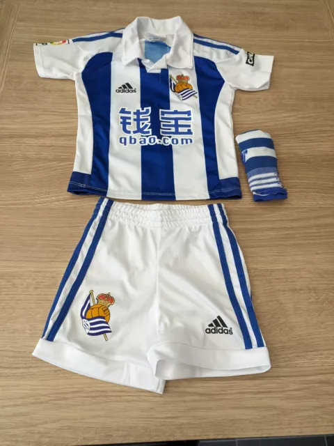 2015/2016 Real Sociedad Home Football Shirt & Shorts Boys Age 1-2 La Liga Adidas