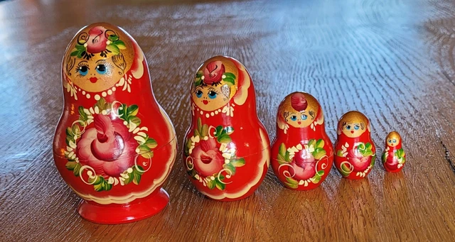 Poupées russes Matriochka (5 pièces) peintes à la main