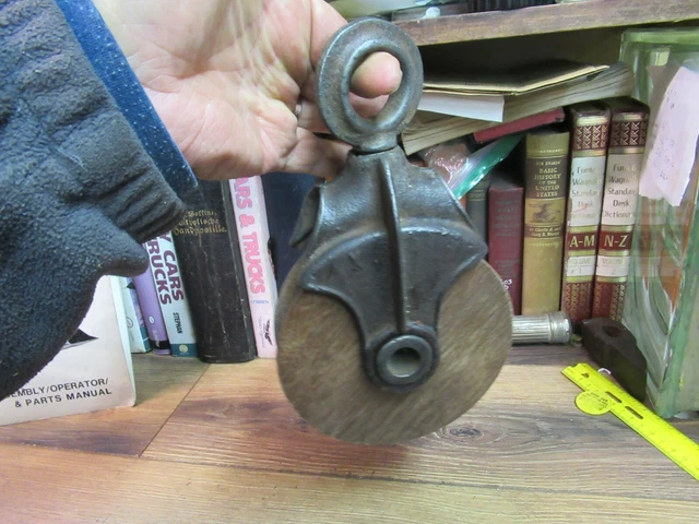 BARN STEEL CAST IRON FRAME WOOD PULLY block & tackle hay loft OLD FARM ROPE
