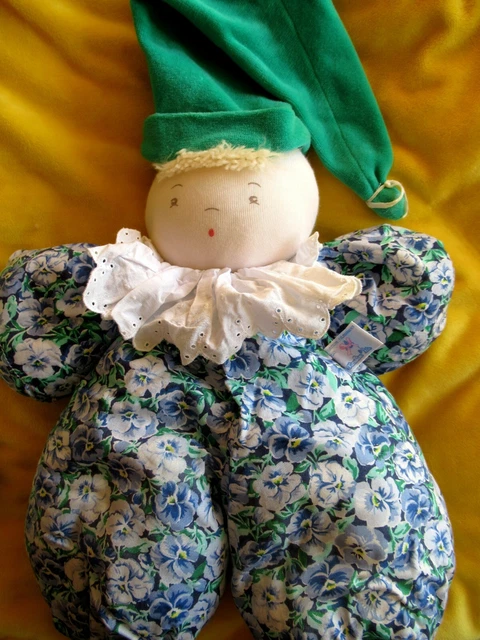 doudou peluche poupee MOULIN ROTY  grelot vert fleur CE FRANCE