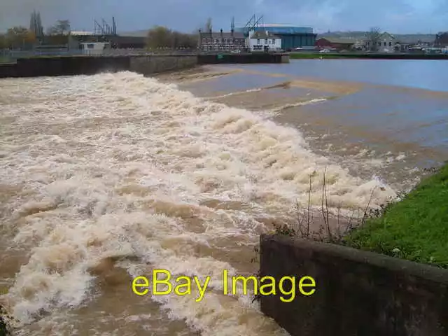 Photo 6x4 Trews Weir in flood Exeter Cf [[16509]]. Taken from a footbridg c2006