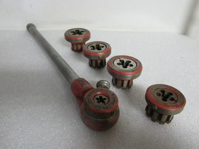 Ridgid #00-R Ratchet Pipe Threader with 5 Pipe Dies-Bolt Die Threader