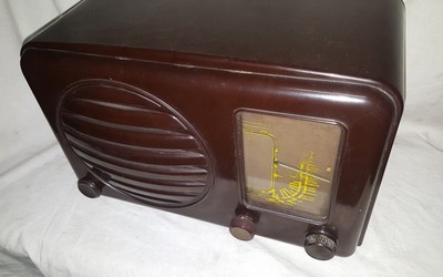 RADIO IN BACHELITE CON MANIGLIA IN LUCITE-ANNI '40/50 Crosley CROSLEY 
