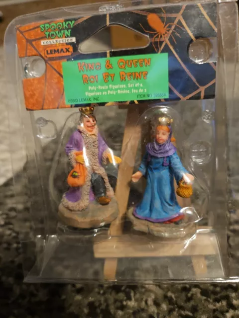 RETIRED Lemax Spooky Town Halloween 32665 King & Queen Trick or Treat NEW