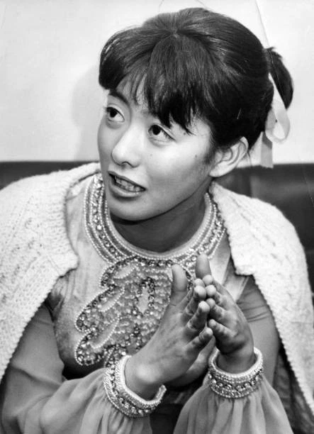 KAZUMI YAMASHITA FIGURE Skater Kazumi Yamashita 1971 OLD FIGURE SKATING