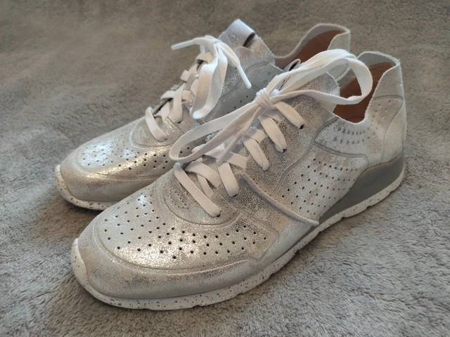 Ugg tye deals stardust sneaker