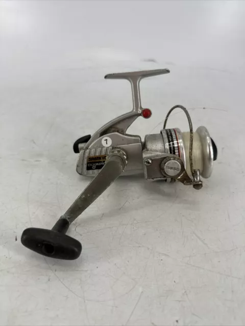 VINTAGE OLYMPIC SPARK 3200 FISHING REEL JAPAN COLLECTIBLE 200