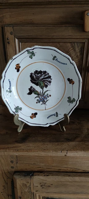 Ancienne assiette faïence Nevers 18ème siècle décor œillet manganèse