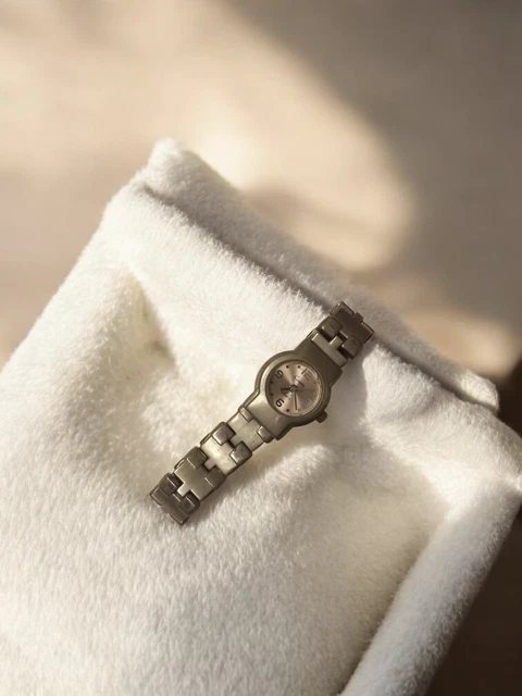 Montre Vintage Pour Femme à Restaurer - Pièce Ancienne, Non Testée - Projet Ou Collection