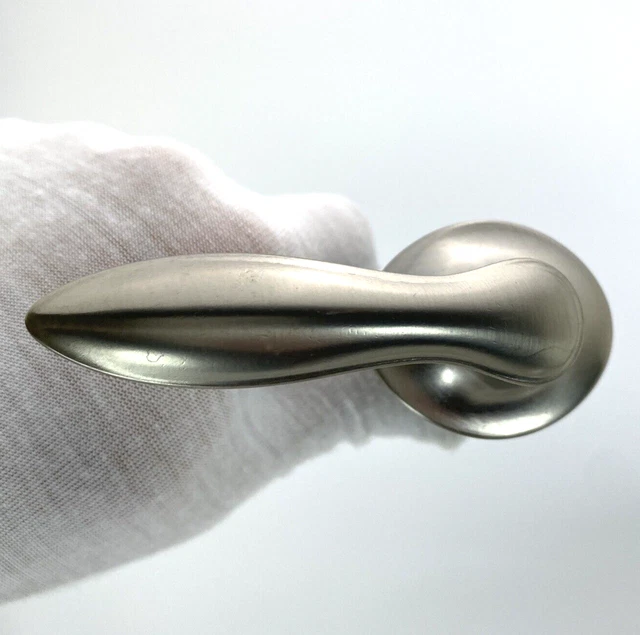 Moen YB2801BN Eva Replacement Toilet Tank Trip Lever Handle- Brushed Nickel READ Moen YB2801BN Eva Replacement Toilet Tank Trip Lever Handle- Brushed Nickel READ