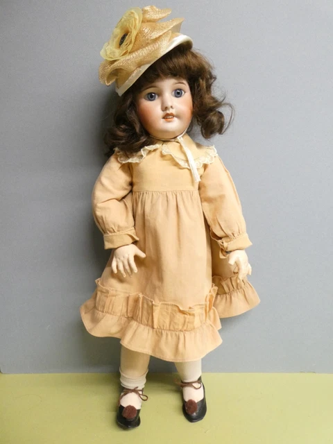 POUPÉE ANCIENNE TÊTE BISCUIT SFBJ MOULE 60 - 46 cm