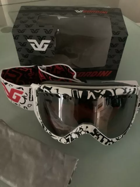 occhiali da snowboard sordini bianco e nero con lente a specchio cachi
