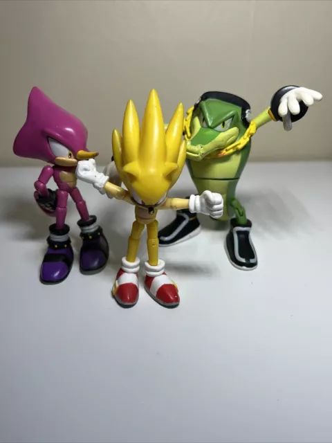 SEGA Knuckles Chaotix Stickers Pin Buttons or Prints Incl. Knuckles Mighty  Ray Espio Vector Charmy Bee Heavy & Bomb -  Israel