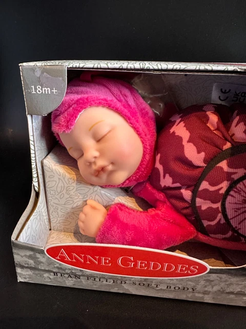 Babykonijntje en vlinder, gepersonaliseerde babymeisjesposter | Posterbox