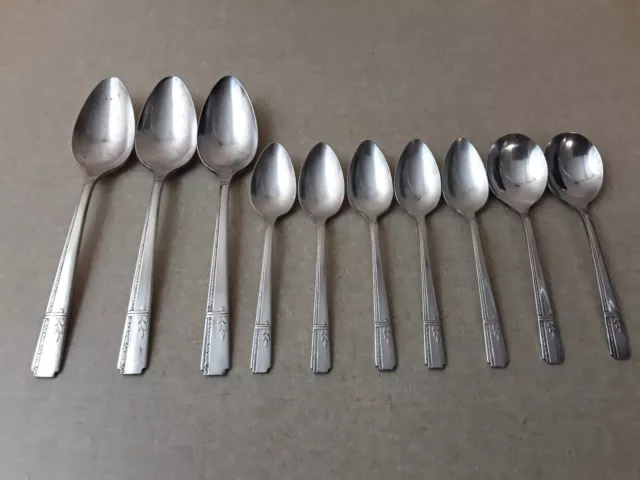 Onieda 10 Piece Grenoble Heirloom Plate Silverplate Spoon Lot