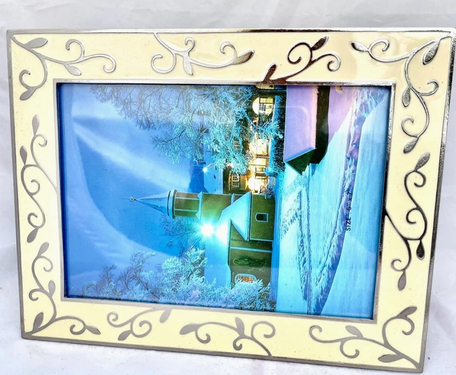 Vines with White Epoxy Inlay .  Holds a Photo of 4.5" x 6.5" # 432