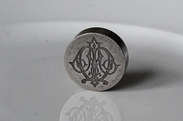 Pendentif Photo Ancien En Métal Argenté Avec Monogramme R - Occasion