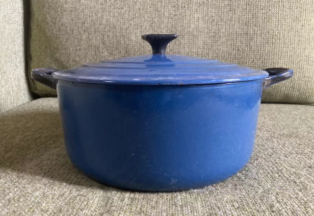 Le Creuset vintage blue round casserole dish pot with lid D 22cm