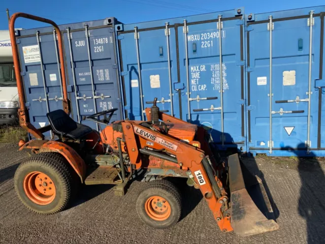 Kubota B7200 Compact Tractor 4wd Diesel Very Low Hours.