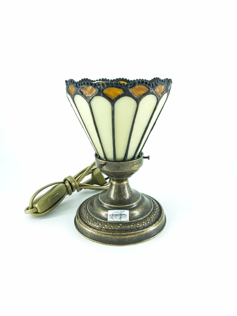 Lampada da tavolo comodino como in ottone anticato con vetro stile Tiffany ambra