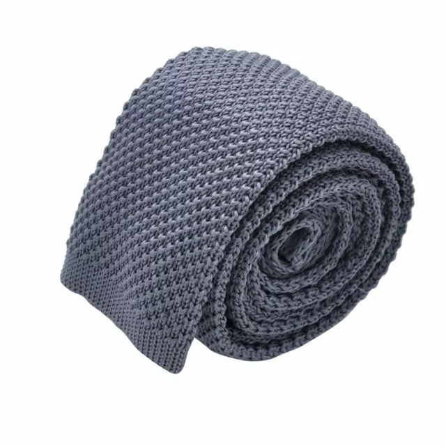 Ecravate, Cravate tricot pour homme. Gris Anthracite. Slim et bout carré.