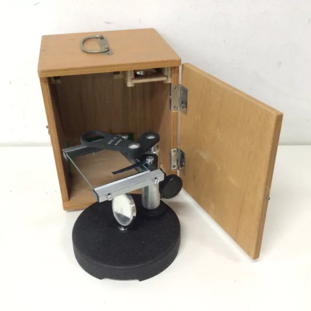 Vintage Unbranded Scientific Microscope Boxed (13) #402