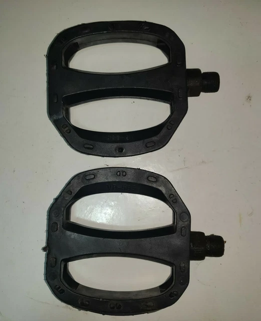MONGOOSE VP 585 BMX Mountain Bike Pedals 1 2