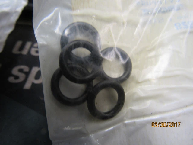 5 New  Omc Oem  Johnson Evinrude O'rings 303067