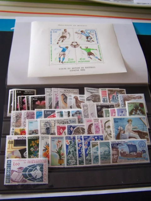 Monaco  Timbres Neufs   Annee 1982 Complete  Cote 119 E Mnh  Luxe