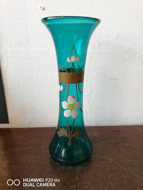 Grand vase en verre bleu et peint décor fleur