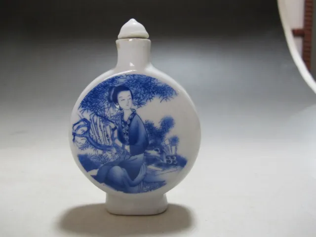 CH712 Chinese Blue and white beautiful girl porcelain Snuff Bottle have mark