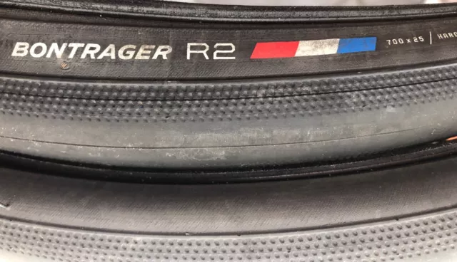 BONTRAGER R2  700 x 25 Hard-case lite Road Tyre - PAIR