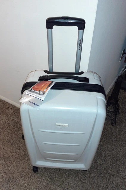 samsonite carry on luggage spinner