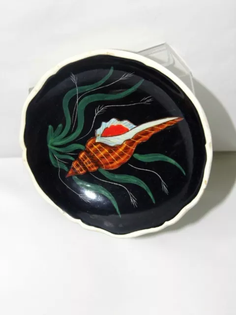 Assiette En Faïence De Quimper Guy Trévoux - Décor Coquillages Sur Fond Noir, Années 60, TBE