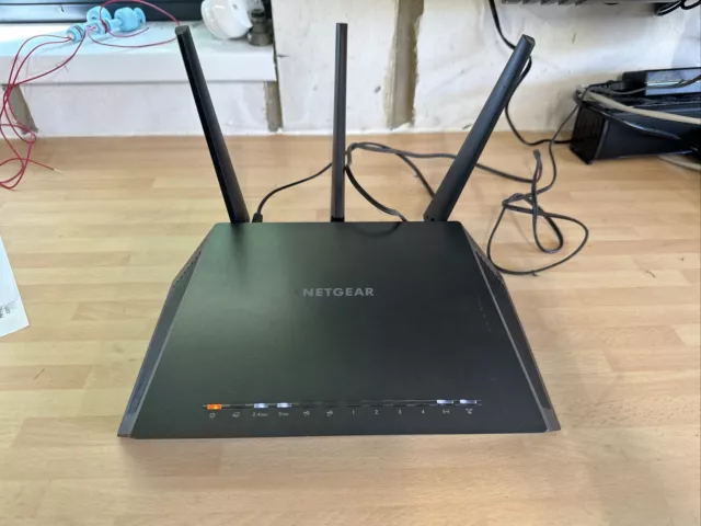 NETGEAR R7000 Nighthawk AC1900 1300 Mbps router wireless a corrente alternata