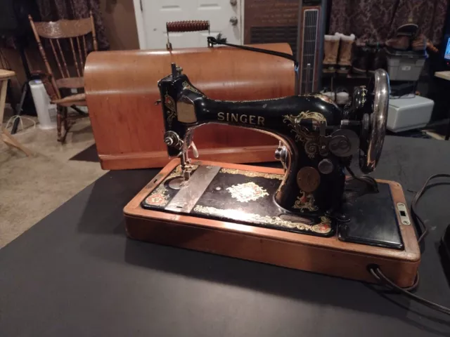 Vintage 1924 SINGER Sewing Machine Carrying Case Motor Driven B.T.7 Model  99