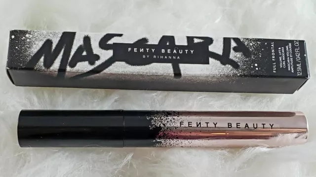 Rímel Fenty Beauty de Rihanna volumen frontal completo, elevación y rizado en negro Ret$24