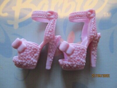 Poupee Barbie / Paire De Chaussures : Bottes, Escarpins ....... (612)