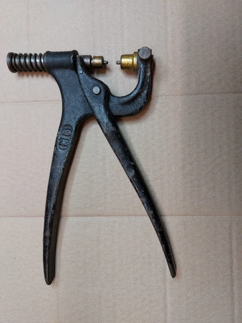 OUTIL ANCIEN SUPERBE pince à œillet pour cordonnier marque Daudet Paris XXème EUR 35,00