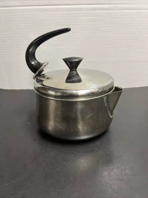 https://www.picclickimg.com/6tYAAOSwnLVhkSfG/Vintage-Farberware-2-Quart-Stainless-Steel-Tea-Pot.webp