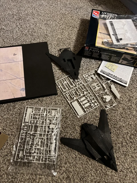 AMT ERTL 30071 1/72 Lockheed F-117A with Ground Crew Model Kit used $20 ...