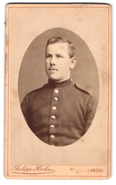 Fotografie Philipp Hahn, Landau, Waffenstr. Portrait Soldat in Uniform Rgt. 7