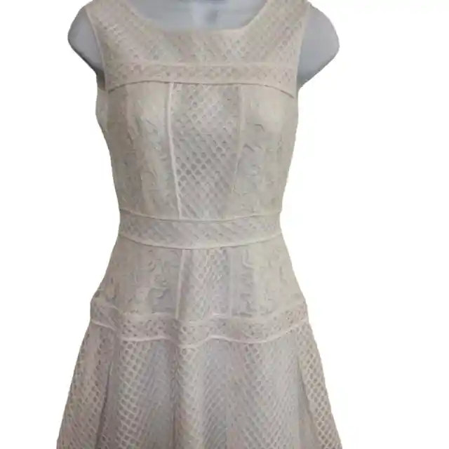 Forever 21 White Lace Sleeveless Dress Size S