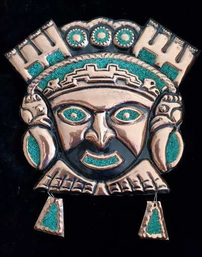 Motif en cuir usiné marron tournesol avec pierres précieuses turquoises