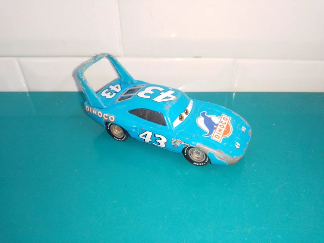 BAC1 Voiture métal Mattel Cars Disney Pixar the le king très abimée
