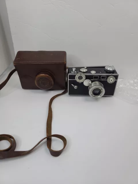 ARGUS Vintage "The Brick" Rangefinder 35mm Camera  50mm f/3.5 w/ case
