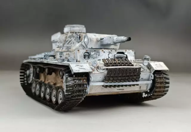 1/35 Built WWII German Panzer III Ausf.N s.Pz.Abt 502 Leningrad Tank Model